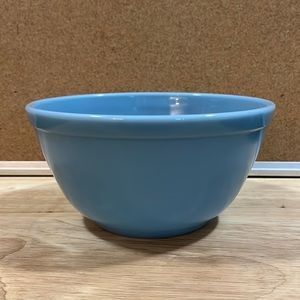Pyrex Delphite Blue Bluebell 402 Bowl 1-1/2 Quart Vintage